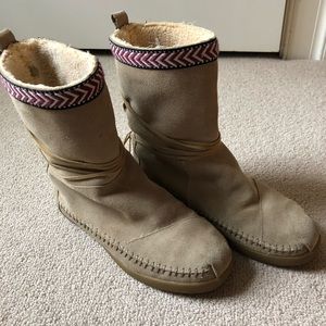 Suede boots